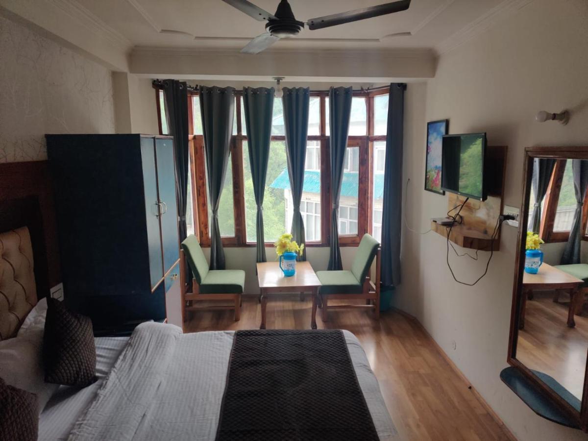 Sourabh Hotel 2*